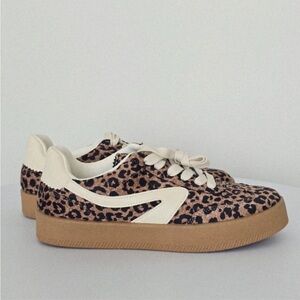 DV by dolce vita Leopard Print Women's Sneakers size 8.5